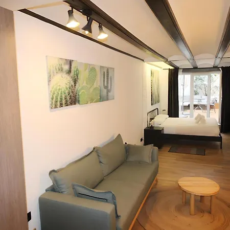 Increible Con Terraza Al Lado De Torres De Quart فالنسيا