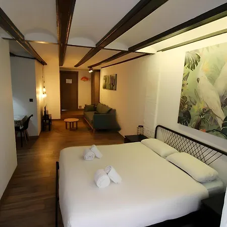 Increible Con Terraza Al Lado De Torres De Quart شقة فالنسيا